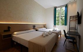 Hostal Parisien  2*